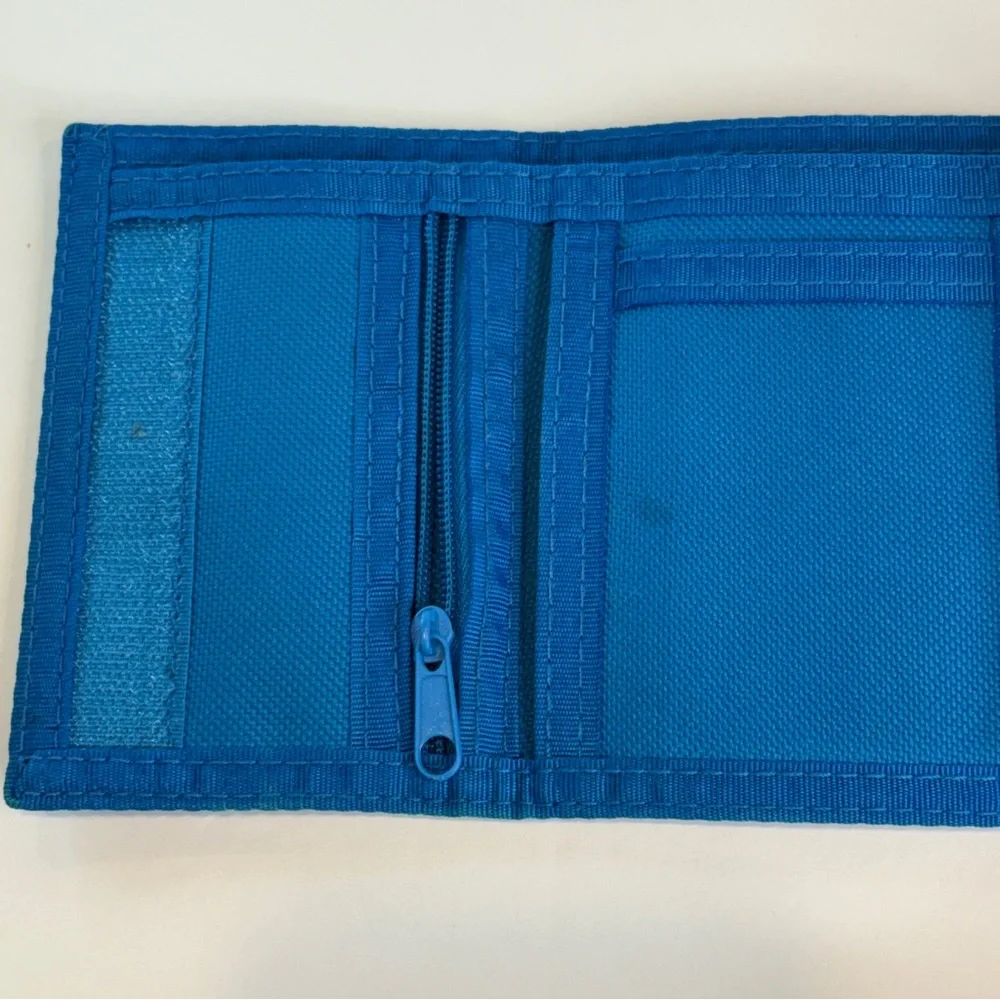 💙 Hurley Blue Plaid Trifold Wallet with ID Holder & Zip Pocket 💙